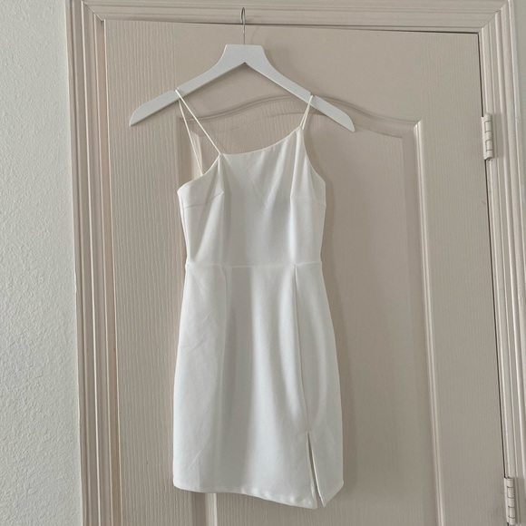 White asymmetrical dress - Picture 2 of 4